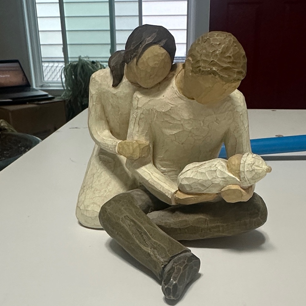 Willow Tree - New Life - Family Embrace Figurine - Cream and Brown